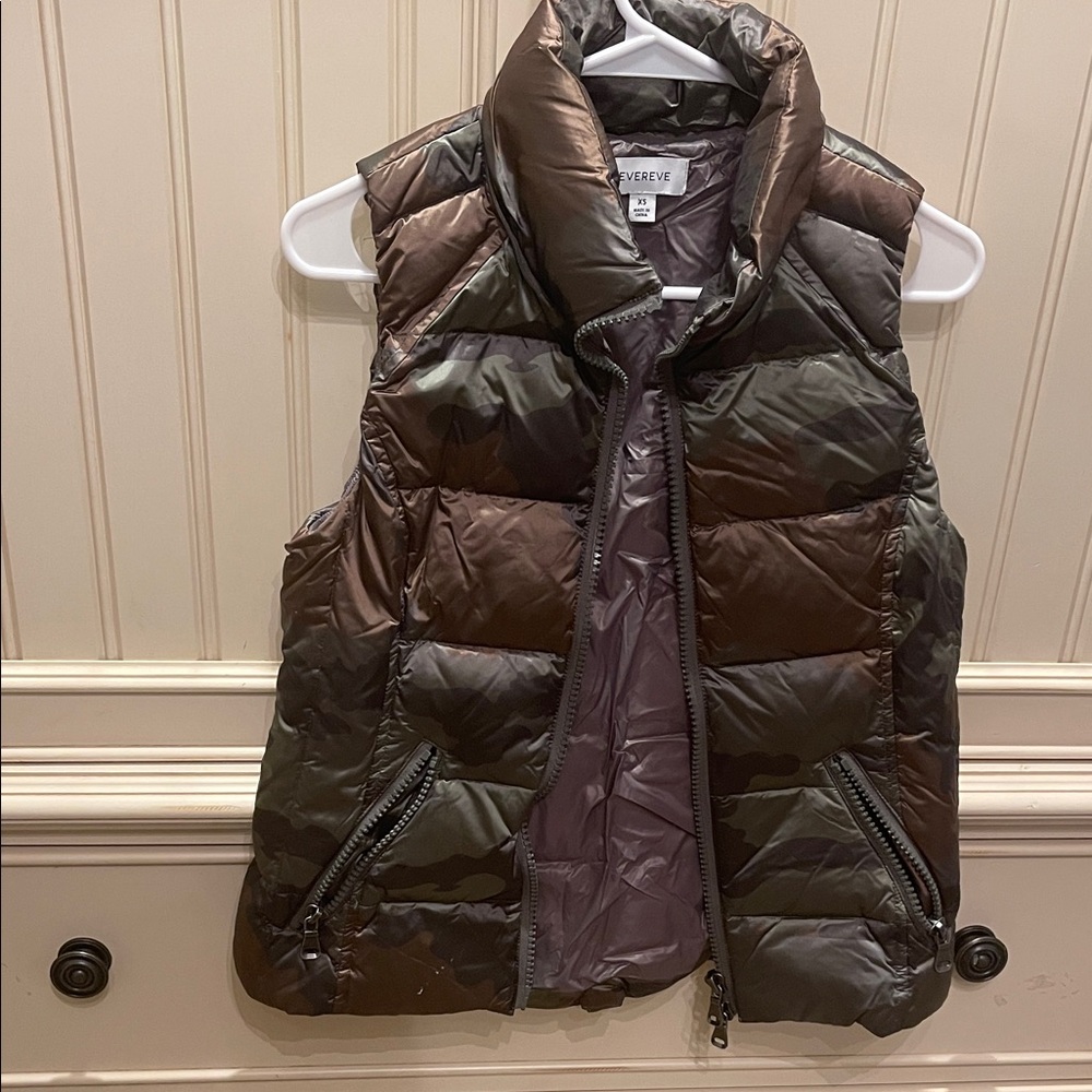 Evereve Camouflage Puffer Vest - Brown and Green